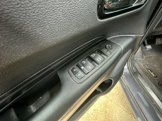 Used 2023 Dodge Durango R/T w/ Blacktop Package AWD/4WD image 17