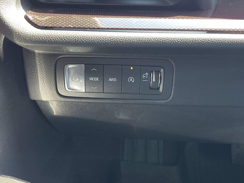 Certified 2025 Chevrolet Traverse Z71 w/ Driver Confidence Package AWD/4WD image 18