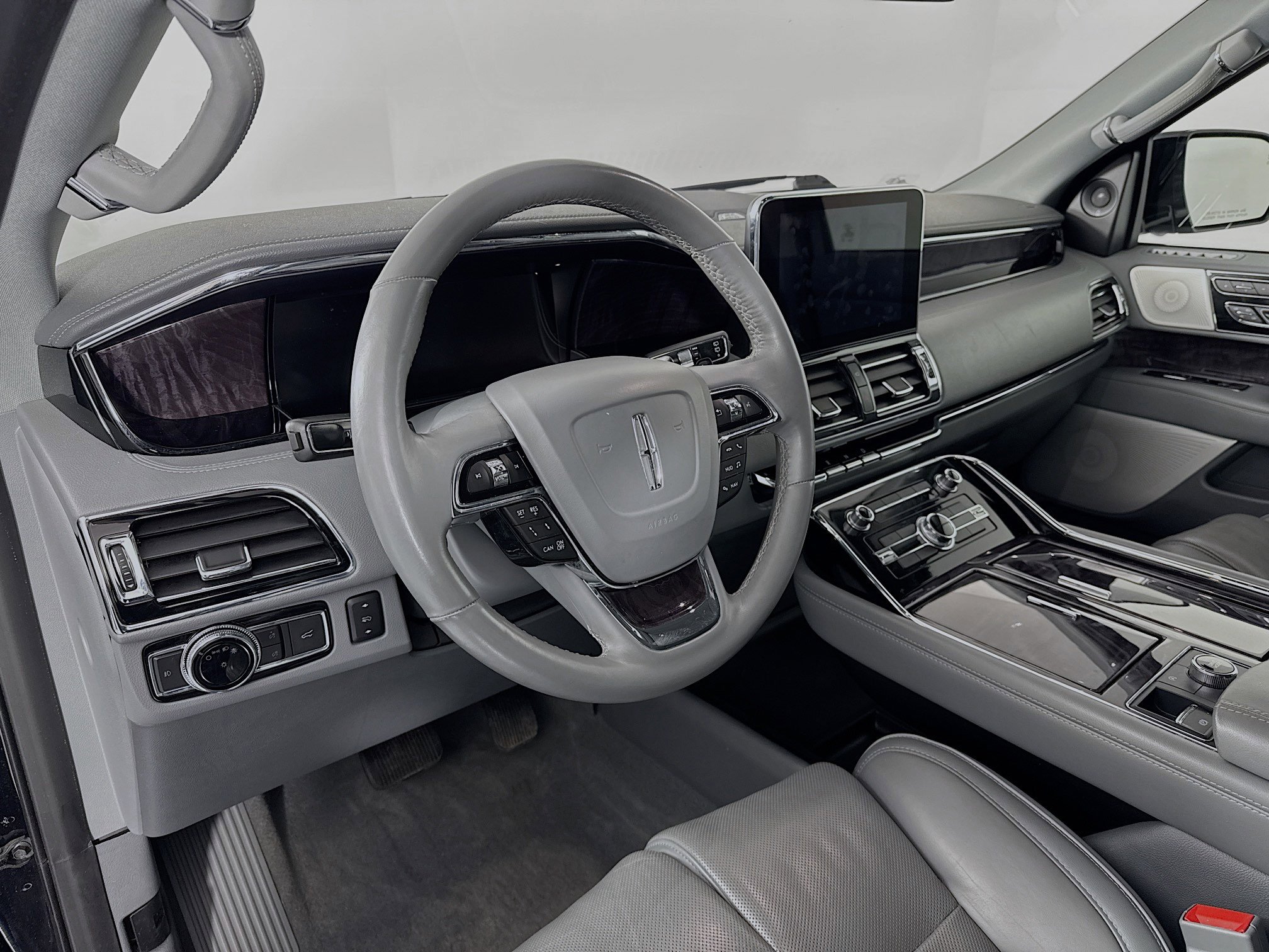 Used 2019 Lincoln Navigator Reserve w/ Cargo Package image 9