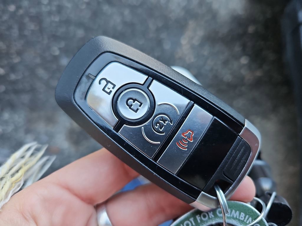 Used 2022 Ford Bronco Badlands image 35