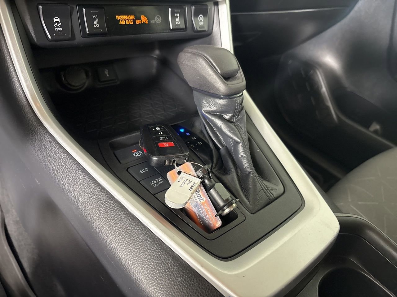 Used 2021 Toyota RAV4 XLE w/ Convenience Package image 21