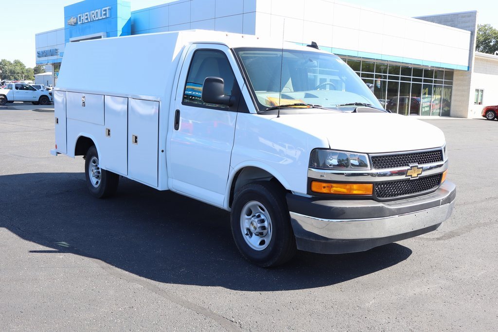 New 2025 Chevrolet Express 3500 w/ Power Convenience Package image 2