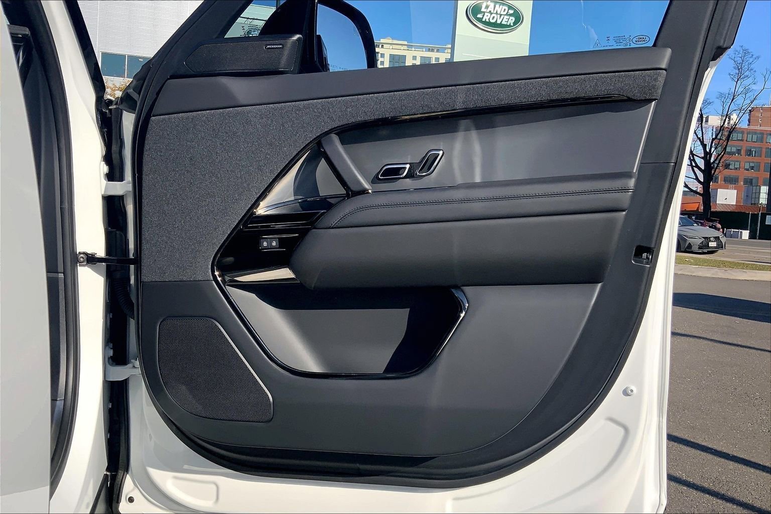 Used 2024 Land Rover Range Rover Sport SE image 22