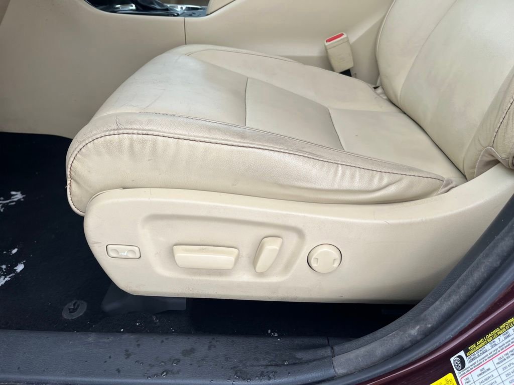 Used 2018 Toyota Highlander XLE AWD/4WD image 16
