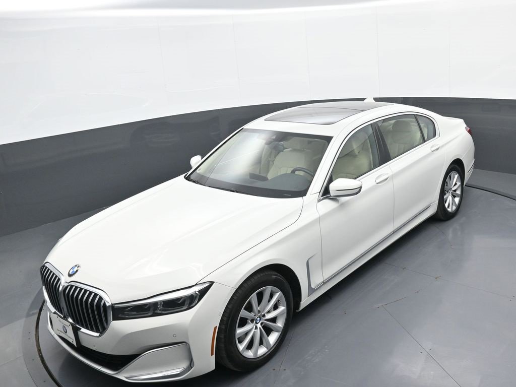Used 2021 BMW 740i xDrive image 32