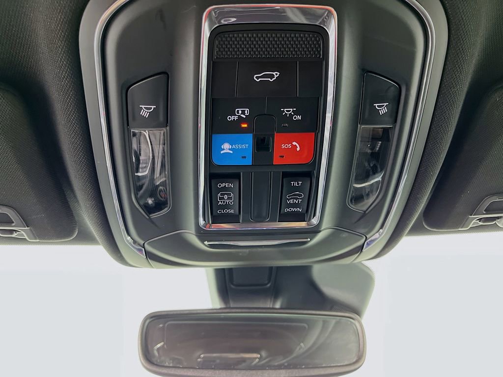 Used 2023 Jeep Grand Cherokee L Laredo AWD/4WD image 23