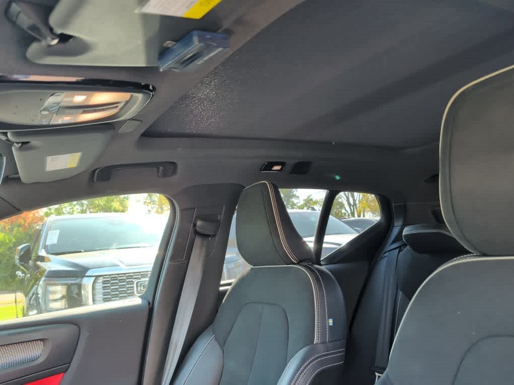Used 2021 Volvo XC40 P8 Recharge AWD/4WD image 9