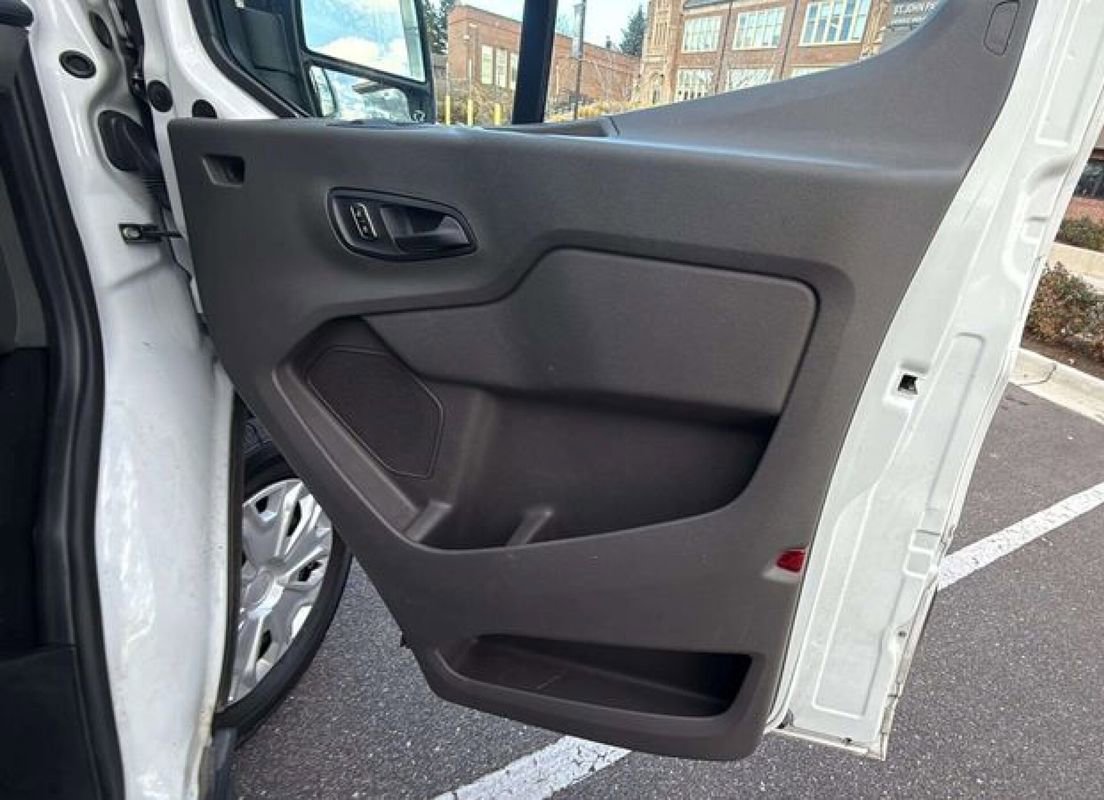 Used 2023 Ford Transit 350 XLT image 17