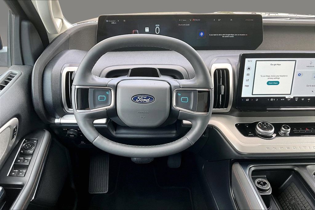 Used 2025 Ford Expedition Active AWD/4WD image 2