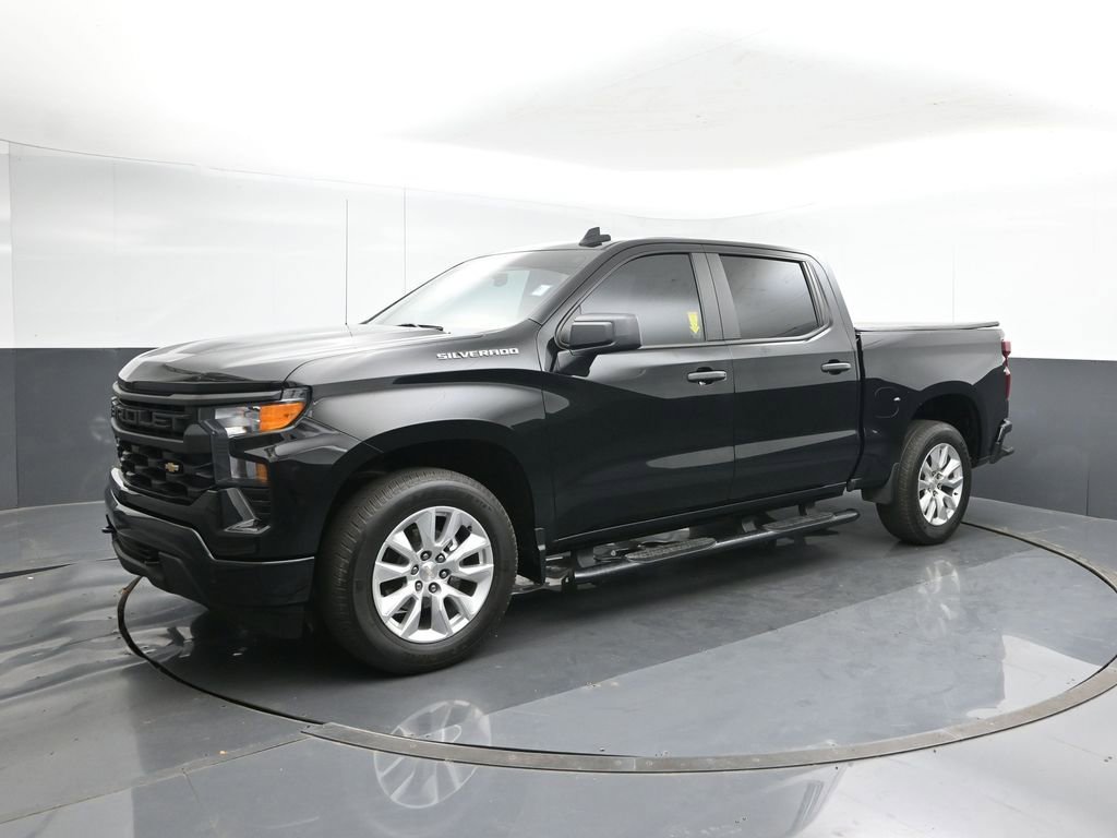 Used 2024 Chevrolet Silverado 1500 Custom image 2