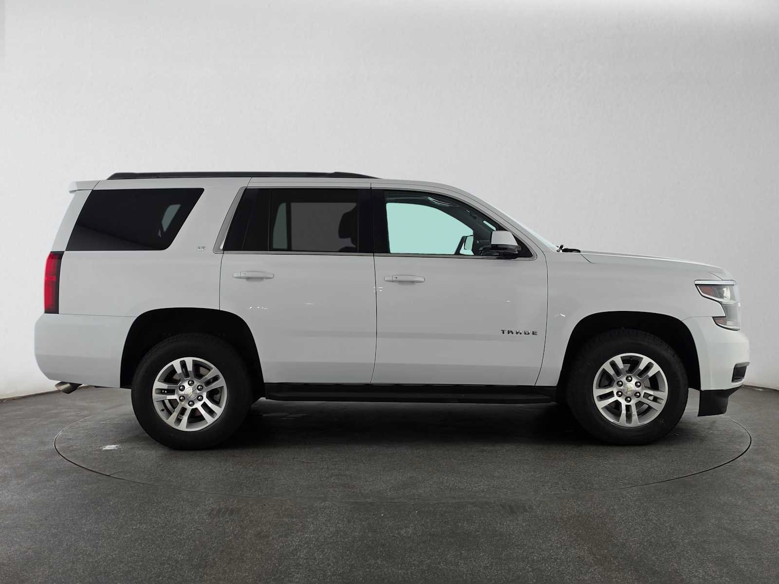 Used 2016 Chevrolet Tahoe LT w/ Luxury Package AWD/4WD image 2