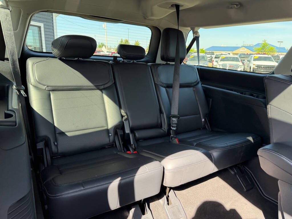Used 2025 Ford Expedition Max Platinum AWD/4WD image 57