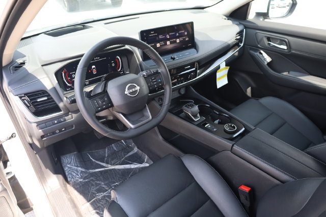 Certified 2025 Nissan Rogue SL w/ Tech Package AWD/4WD image 10