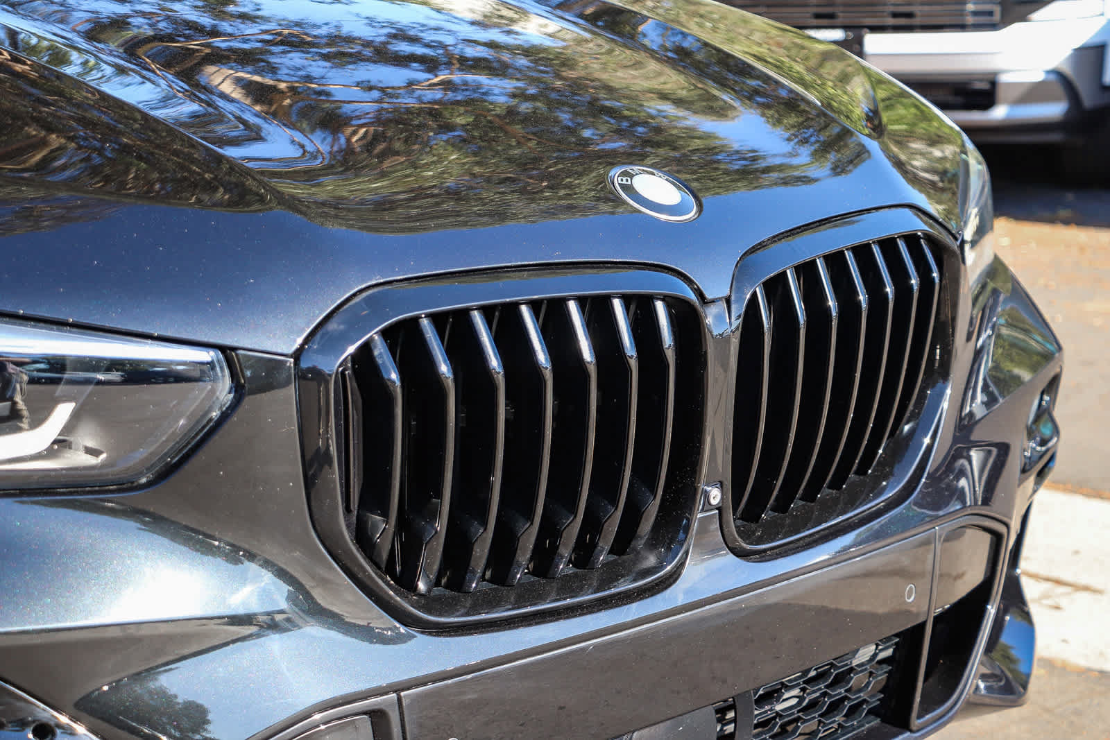 Used 2021 BMW X5 sDrive40i w/ M Sport Package RWD image 5