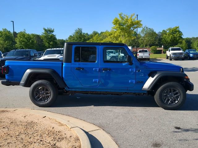 New 2025 Jeep Gladiator Sport AWD/4WD image 3