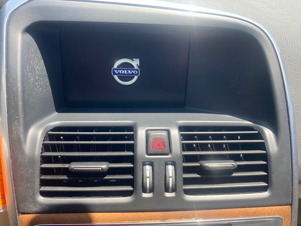 Used 2016 Volvo XC60 T5 Premier w/ Proximity Package FWD image 20