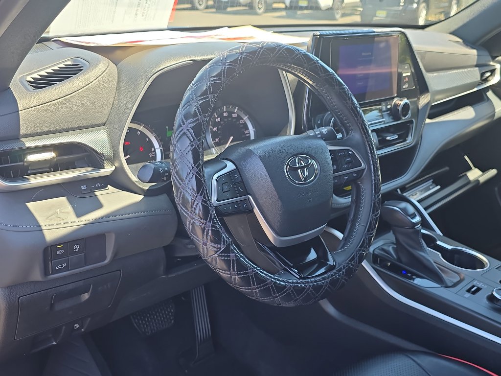 Certified 2023 Toyota Highlander XSE image 15