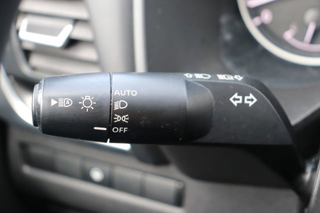 Used 2023 Nissan Rogue SV image 22