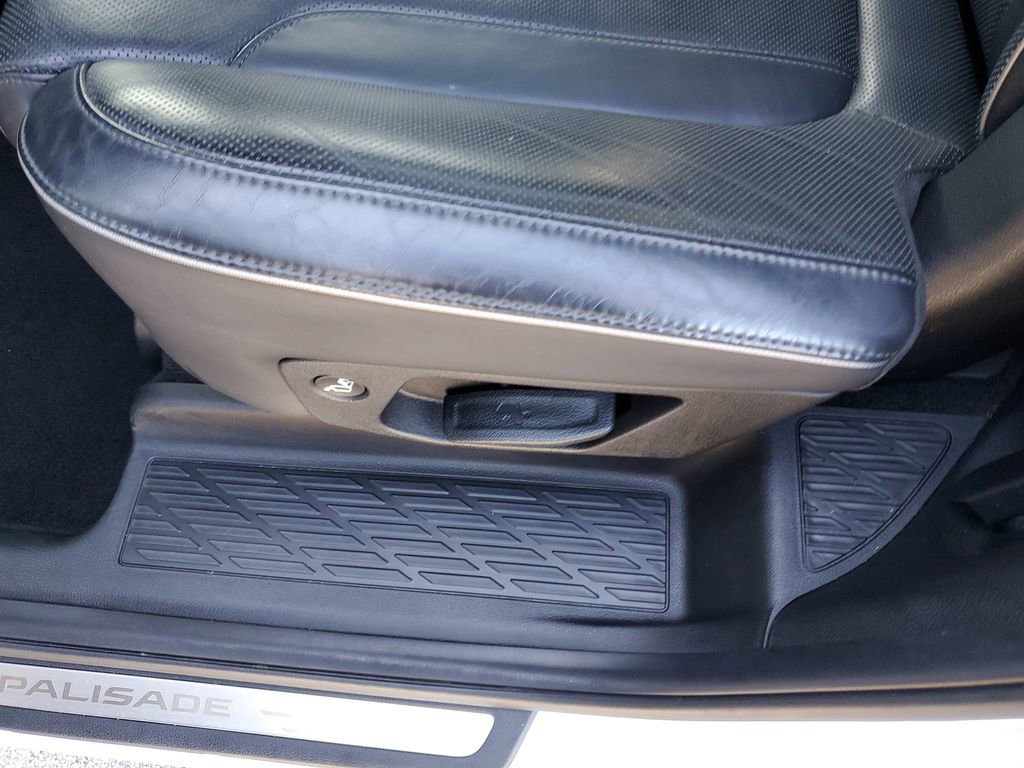 Used 2020 Hyundai Palisade Limited image 13
