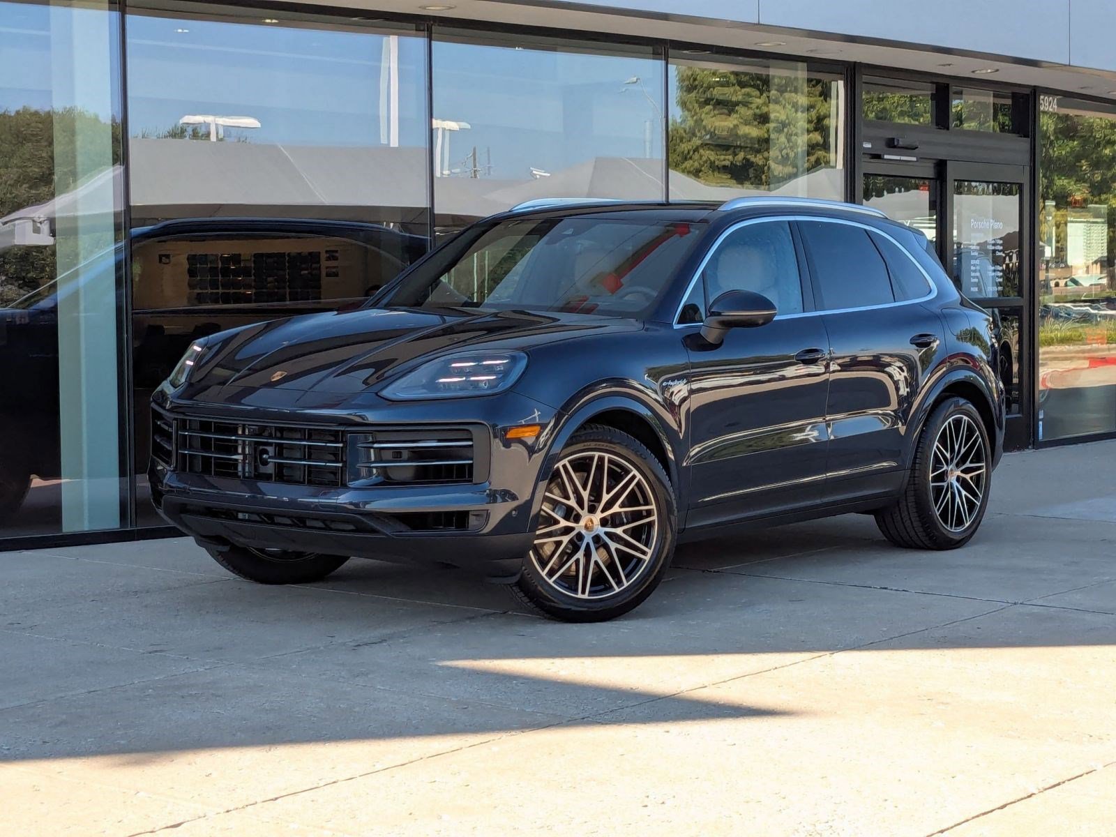 New 2026 Porsche Cayenne E-Hybrid image 1