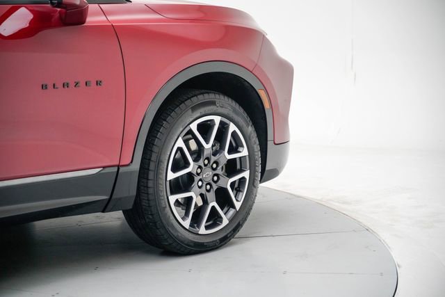Used 2023 Chevrolet Blazer RS w/ Enhanced Convenience Package image 12