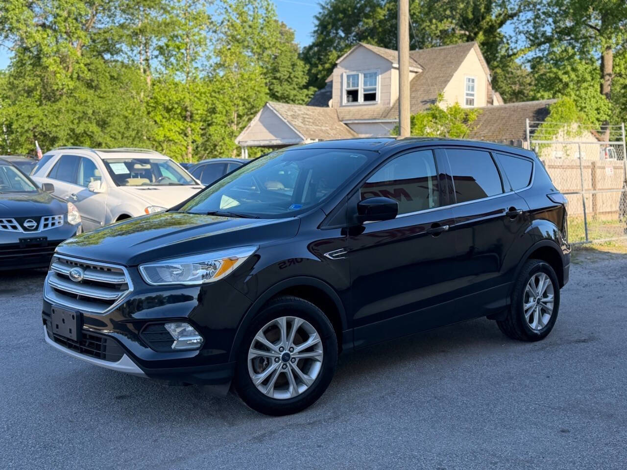 Used 2017 Ford Escape SE AWD/4WD image 3