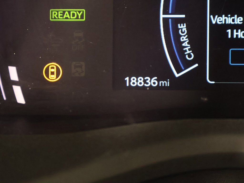 Used 2025 Toyota Camry SE image 35