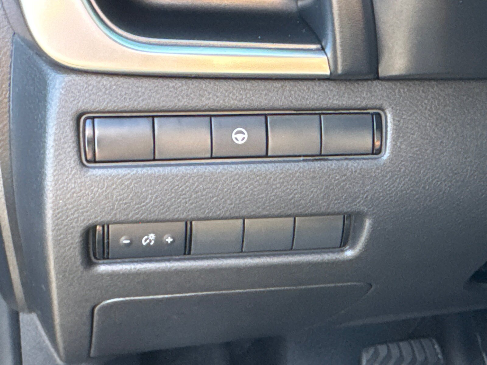 Used 2022 Nissan Rogue SV FWD image 35