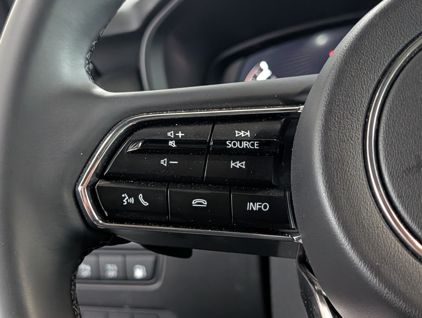 Certified 2025 MAZDA CX-90 Plug-In Hybrid w/ Premium Plus AWD/4WD image 21