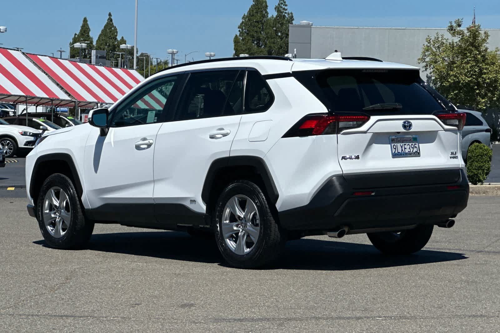 Used 2024 Toyota RAV4 XLE AWD/4WD image 7