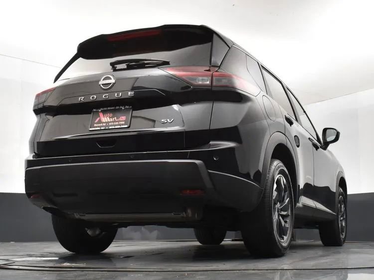 Used 2024 Nissan Rogue SV image 13
