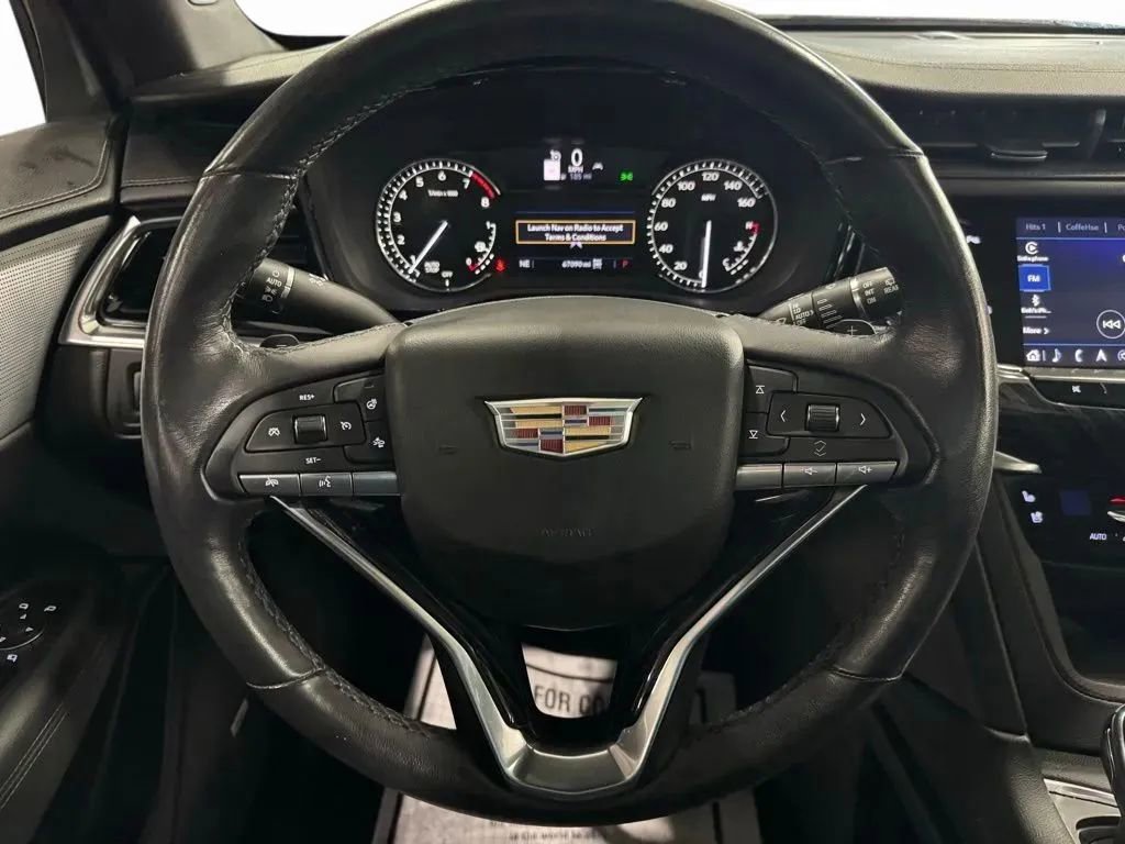 Used 2023 Cadillac XT6 Premium Luxury image 21