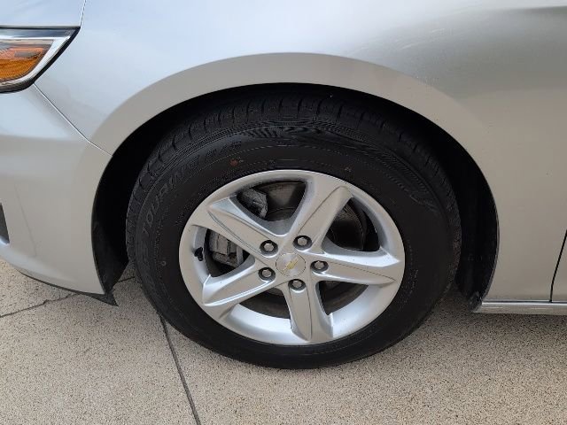 Used 2021 Chevrolet Malibu LS FWD image 3