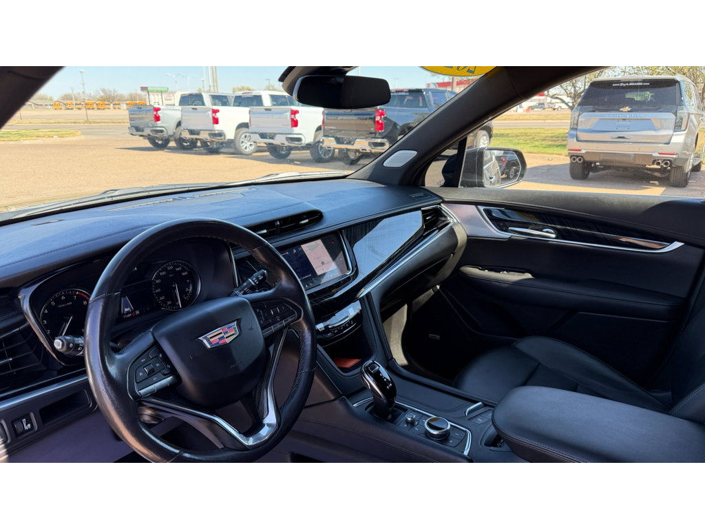 Used 2023 Cadillac XT6 Premium Luxury image 9
