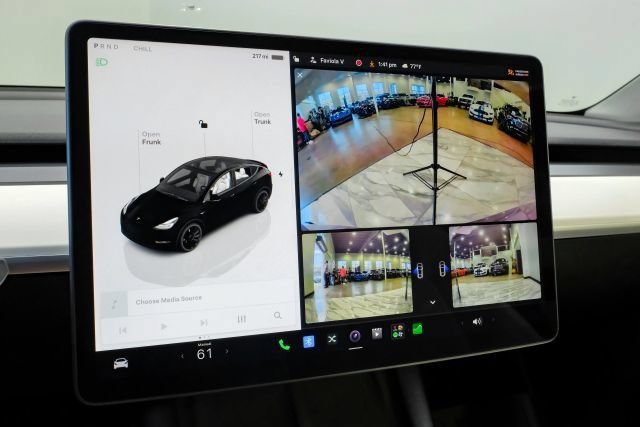 Used 2022 Tesla Model Y Performance AWD/4WD image 24