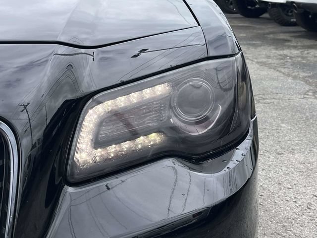 Used 2023 Chrysler 300 Touring L w/ Comfort Group RWD image 9