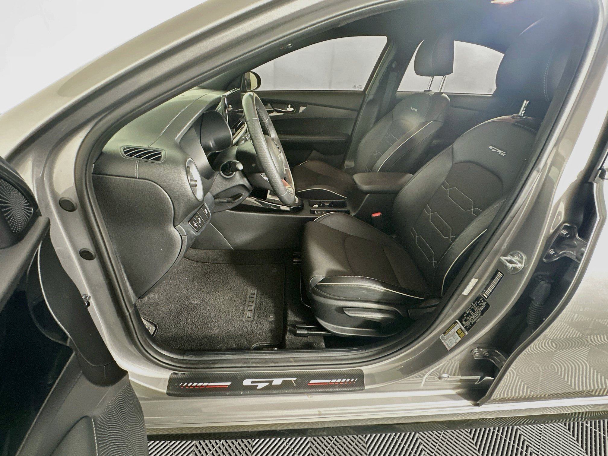 Used 2024 Kia Forte GT-Line FWD image 13