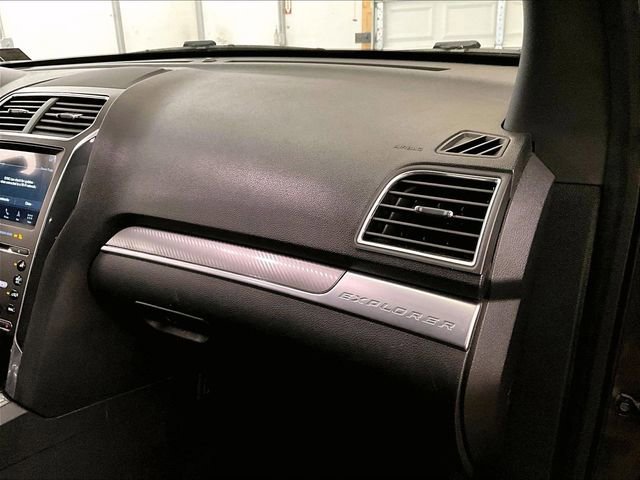 Used 2018 Ford Explorer Sport AWD/4WD image 15