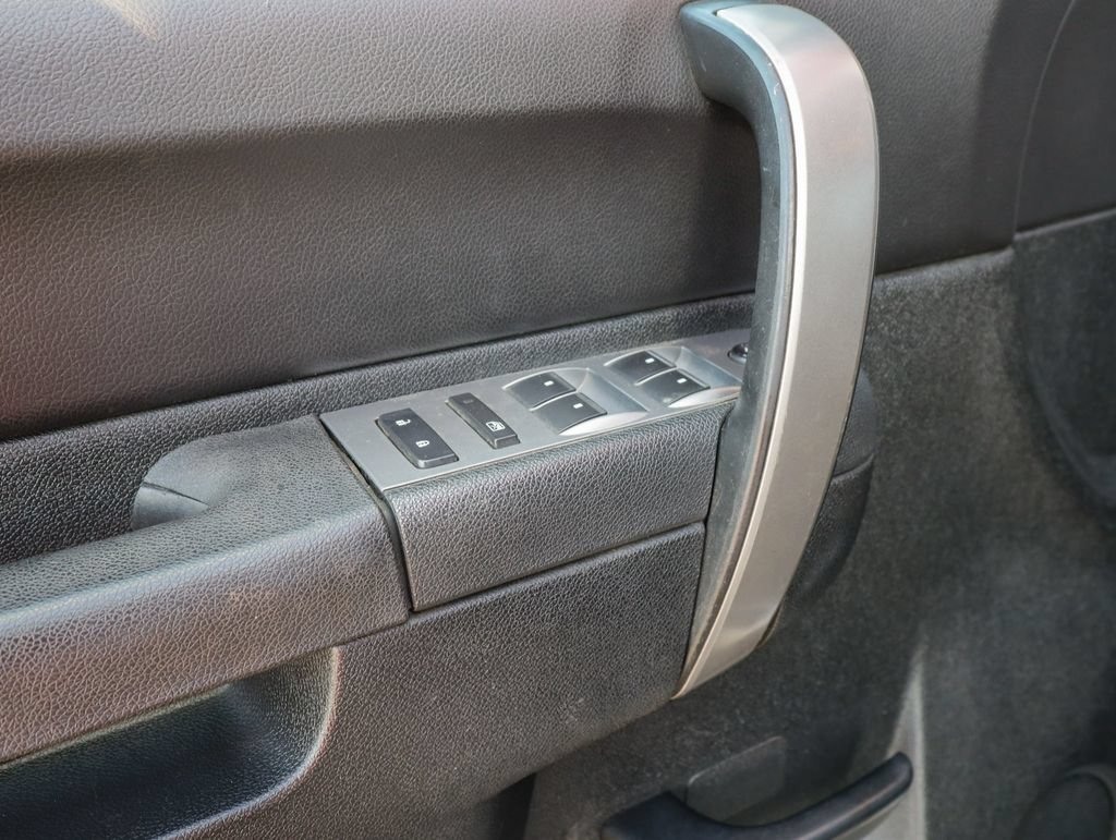 Used 2014 Chevrolet Silverado 2500 LT AWD/4WD image 16