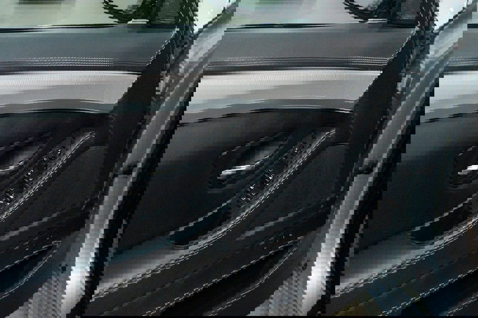 Used 2016 BMW M5 image 17