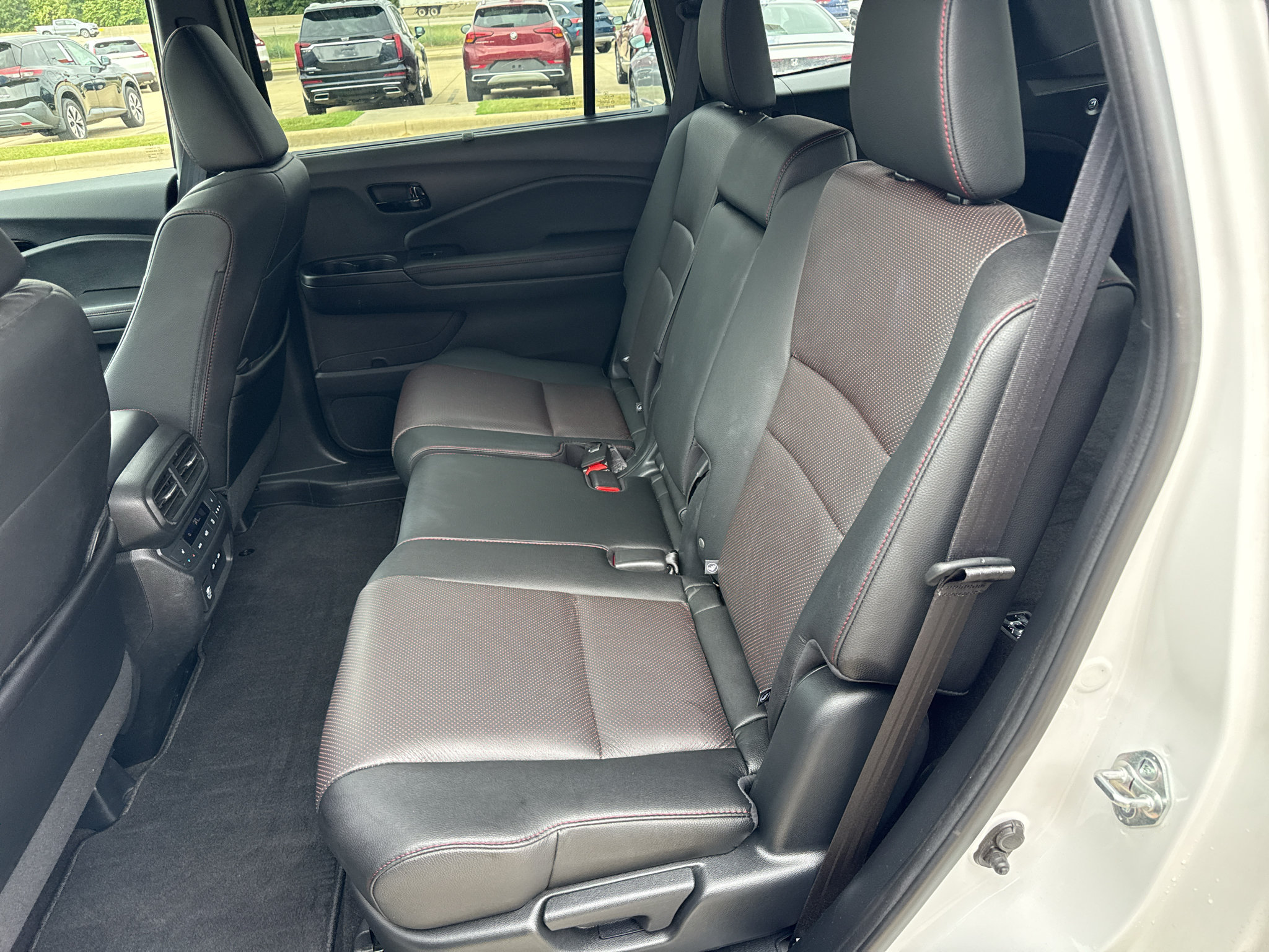 Used 2024 Honda Passport Black Edition image 25