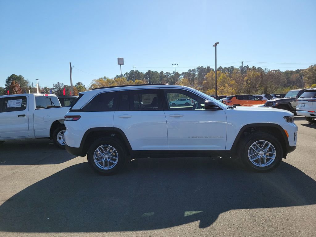 New 2025 Jeep Grand Cherokee Laredo X image 2