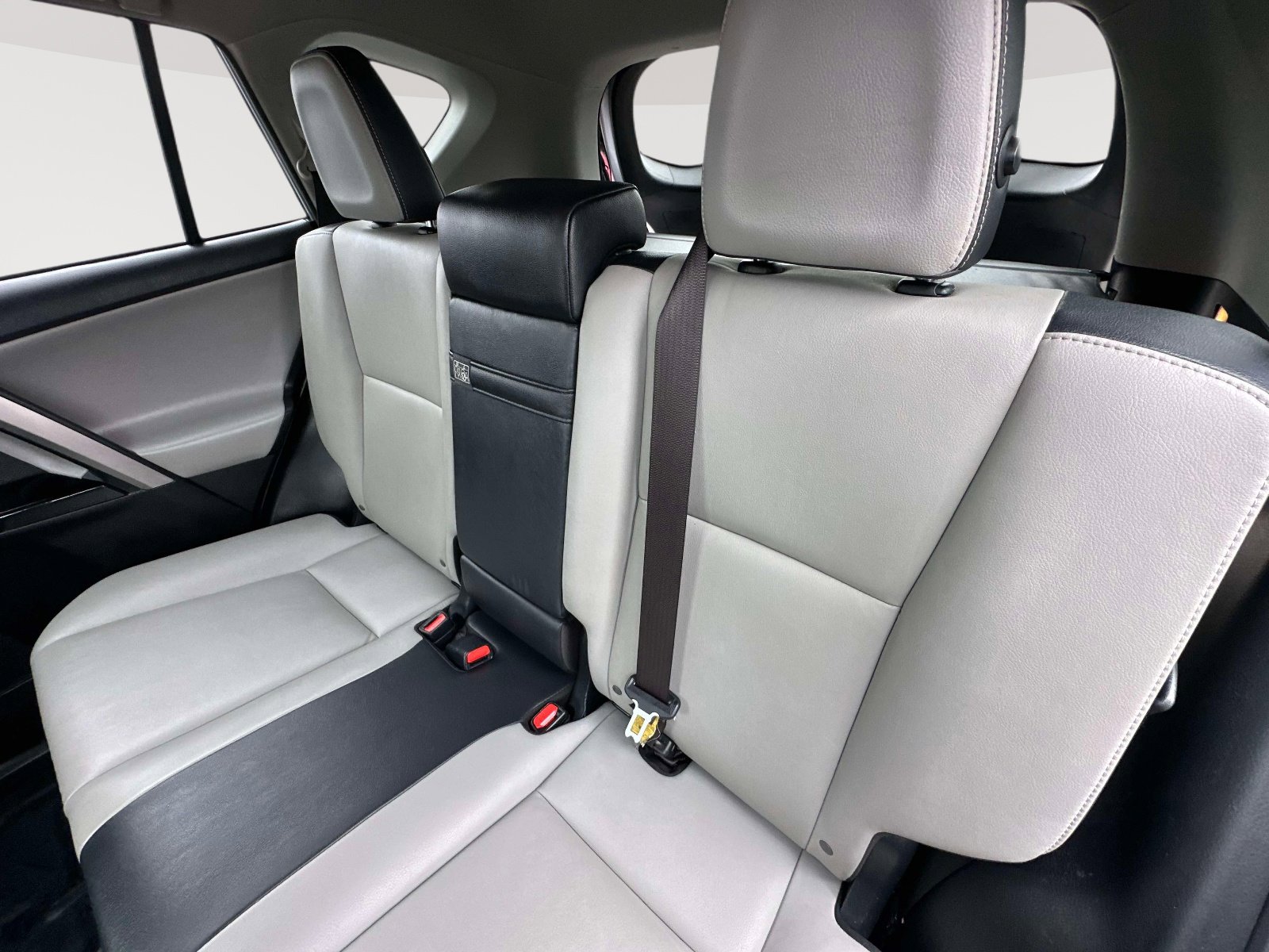 Used 2017 Toyota RAV4 Limited w/ Advanced Technology Package image 31