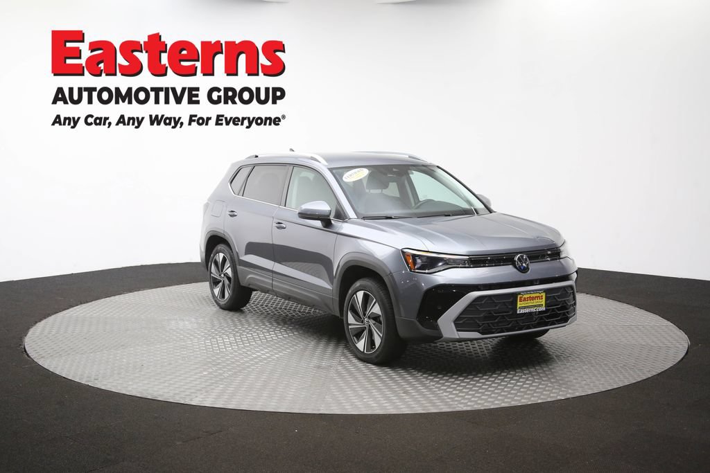 Used 2025 Volkswagen Taos SE AWD/4WD image 48