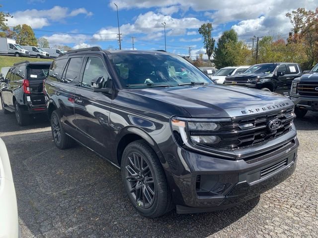 New 2025 Ford Expedition Platinum w/ Stealth Performance Package image 4