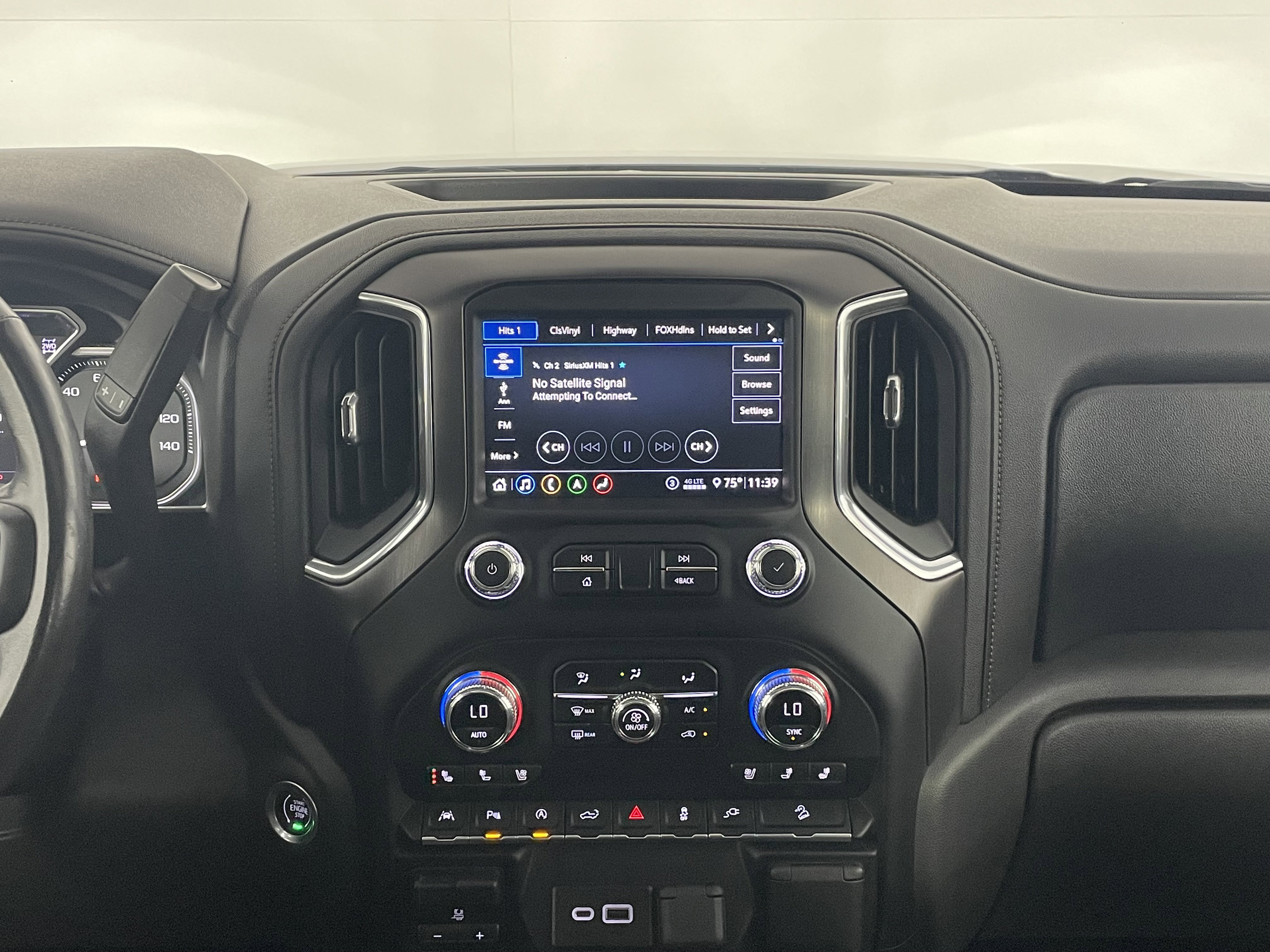 Used 2020 GMC Sierra 1500 AT4 w/ AT4 Premium Package image 17