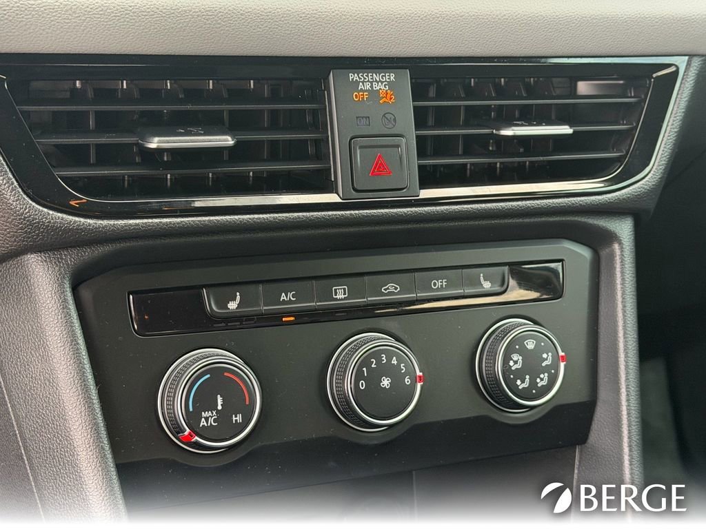 Used 2022 Volkswagen Taos SE FWD image 29