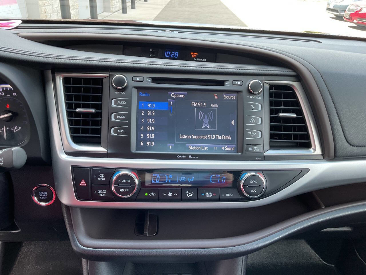 Used 2015 Toyota Highlander XLE AWD/4WD image 19