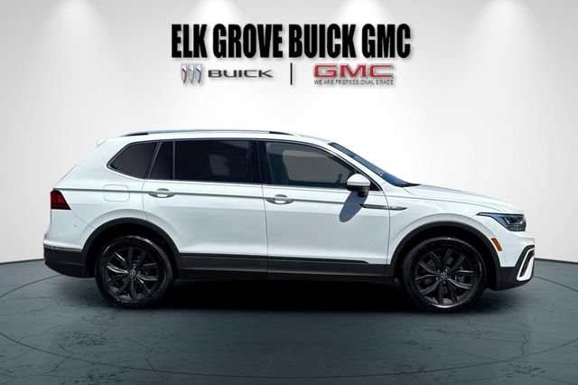 Used 2024 Volkswagen Tiguan SE AWD/4WD image 3