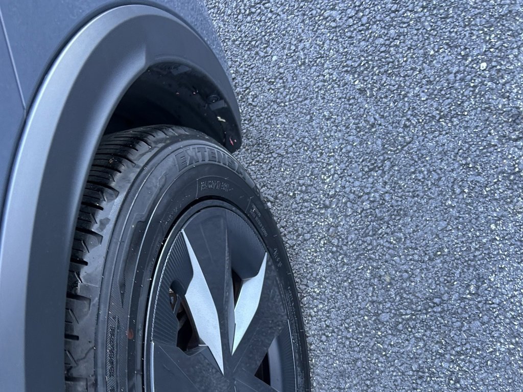 Used 2024 Toyota Prius LE image 20